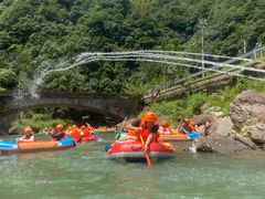-安吉龙王山峡谷漂流