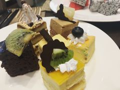 -飨食汇全日制餐厅·昆山皇冠假日酒店(九方店)