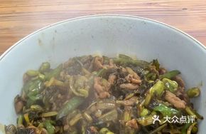 Snow Cabbage and Edamame Pork Noodles