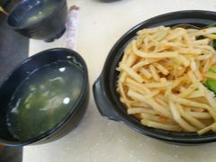 -龙记桂林米粉(财满街店)