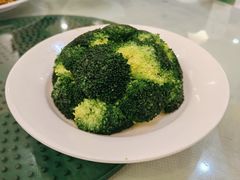 白灼西兰花-万山楼海鲜酒家·二十三年老字号