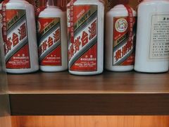 -醇若烟酒茅台酒专卖店(秋月枫舍店)