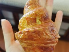 爆浆牛角包-拾味中点(花园路店)