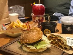 手工牛肉大汉堡-大象厨房(重庆道店)