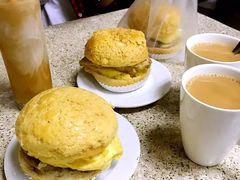 猪扒蛋菠萝包-沙溪兄茶餐厅