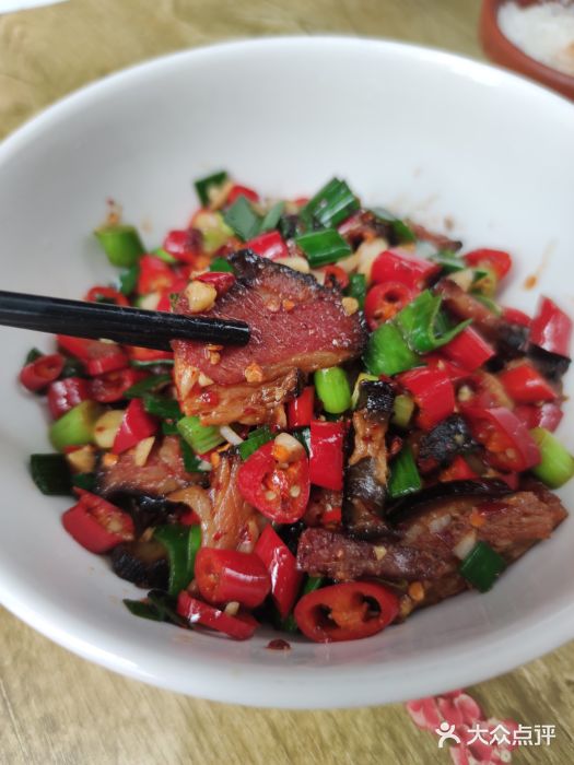 建辉湖南土菜馆(南大街店)蒜苗炒腊肉图片