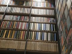 -钟书阁(群光广场店)