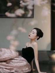 -NaNa婚纱礼服馆