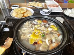 -有一锅·野生菌黑山羊腊排骨火锅(古城北门店)