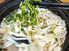 -丽虹云南过桥米线(兴工街店)