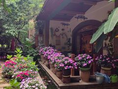 -月亮眼花园餐厅书吧酒吧