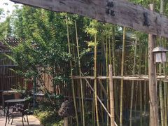 -田园东方蜜桃村的田野营地