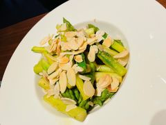 蒜蓉杏仁芦笋-Ambra Haus琥珀屋精酿餐厅(宝山店)