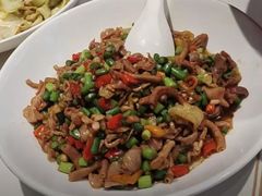 -阿瓦山寨·湘菜现炒·剁椒鱼头王(咸阳总店)