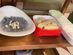 -洪氏嗨捞·广东猪肚鸡·椰子鸡火锅(西咸万象城店)