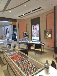 -周生生Chow Sang Sang(新世界店)