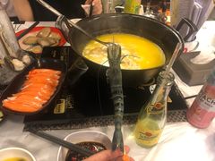 -鲜入围煮花胶鸡海鲜火锅