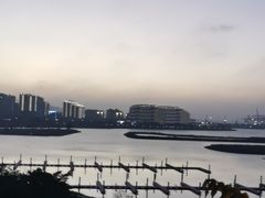 -皇马海口湾海景酒店(万绿园秀英港店)