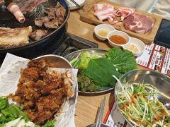 -江南猪肉商会无限续吃(弘大店)