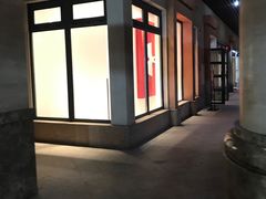 -UNDER ARMOUR(新燕莎奥莱店)