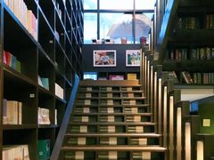 -钟书阁(松江泰晤士小镇店)