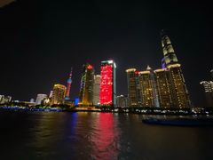 -黄浦江游览十六铺3号码头网红自助餐