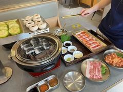 -围炉肉舍•炭烤活鳗•丹东海鲜烤肉(步行街店)