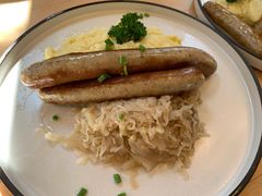 图林根香肠配土豆泥和酸菜-普拉那啤酒坊Paulaner(凯宾斯基饭店)