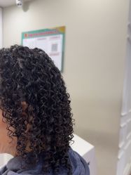 -丁和李朴美发沙龙