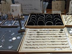 -十八字金·银饰·拼豆·开蚌DIY(魏公芳华里店)
