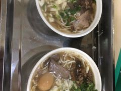 -花溪王记牛肉粉(四季花溪商场店)