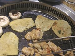 -明洞阿姨·韩式酱蟹烤肉·创意料理(三元桥店)