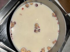 -尚尚仙·酸汤猪手·猪肚鸡火锅(华联万柳购物中心店)