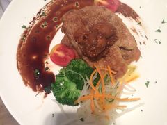 煎鹅肝配无花果酱-城市名人酒店喝彩西餐厅(人民南路店)