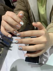 -丽心自助美甲美睫