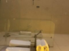 -卡罗酒店(东门晒布地铁站店)