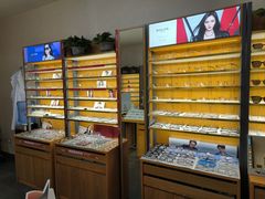 -优医视平价眼镜蔡司依视路折扣工厂店(十里堡店)
