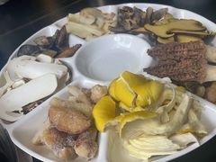 -野菌皇海景野生菌火锅(滨海大道店)