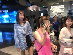 -百美汇影城(LUXE嘉里中心店)