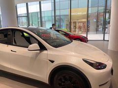 -TESLA 特斯拉(广州天环广场体验店)