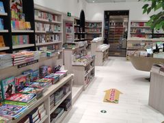 -钟书阁(群光广场店)