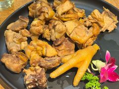 -一朵菌·野生菌探索家火锅(南亚店)