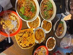 -爆炸头阿姨小四川正宗川味小吃(无任何分店)