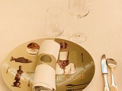 餐具摆设-Restaurant Paul Bocuse