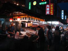 海鲜档前-六合夜市