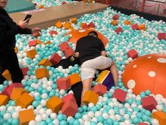 -极限PLAY运动娱乐新世界·团建派对表演休闲馆·室内高空游乐园