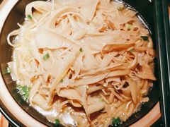 -佬麻雀·新湘菜(珠海金发购物中心店)
