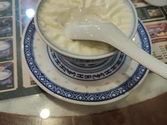 -广信牛奶甜品世家(台东店)