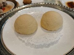 脆皮流沙包-皇朝会.经典传统粤菜(外滩店)