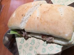 德式猪肘配夏巴塔-魏斯理汉堡(西安沣东吾悦店)